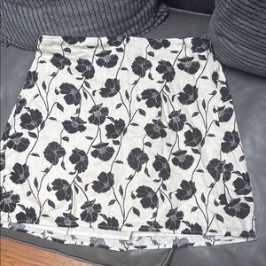 Gap Floral Black and White Women's mini Skirt